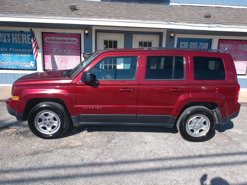 Jeep Patriot Vehicle Full-screen Gallery Image 03