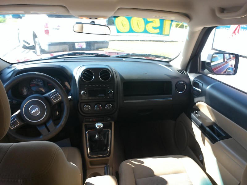 Jeep Patriot Vehicle Full-screen Gallery Image 04
