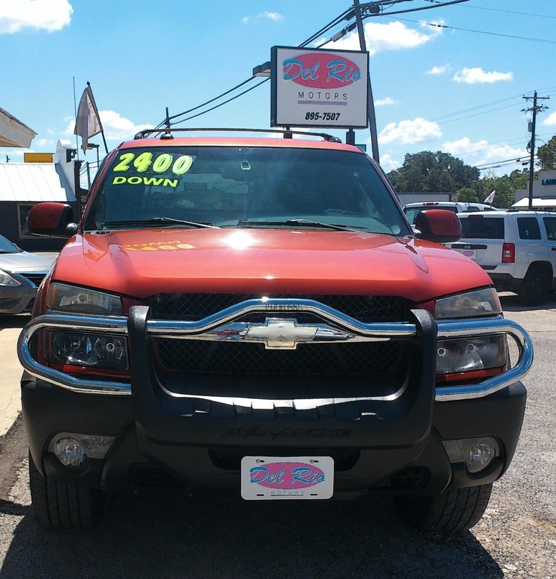 Chevrolet Avalanche Vehicle Full-screen Gallery Image 02