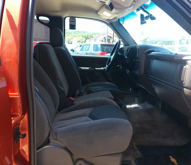Chevrolet Avalanche Vehicle Full-screen Gallery Image 04