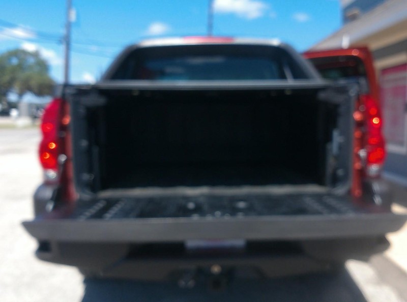 Chevrolet Avalanche Vehicle Full-screen Gallery Image 06