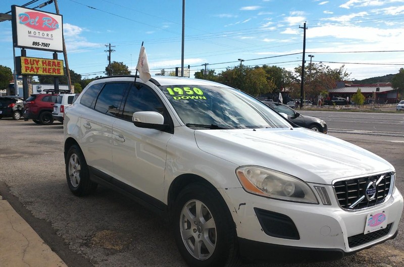Volvo XC60 Vehicle Full-screen Gallery Image 02