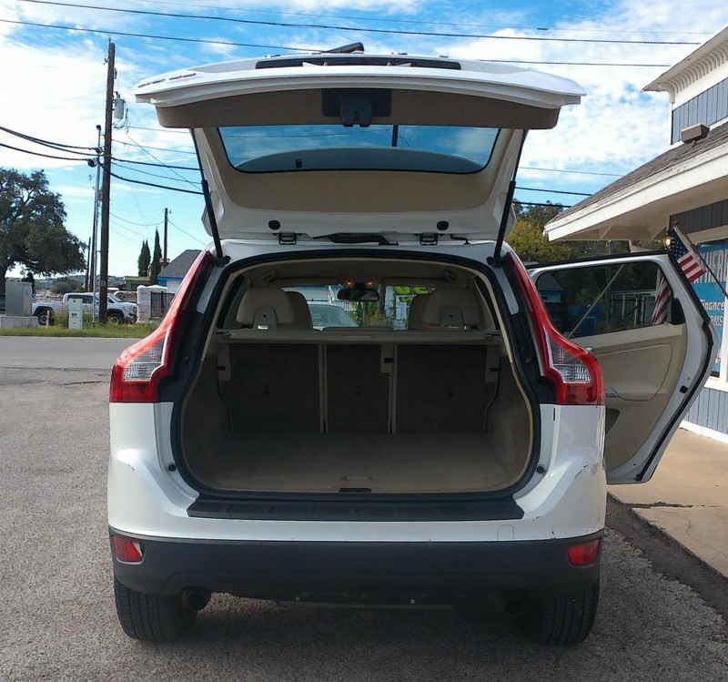 Volvo XC60 Vehicle Full-screen Gallery Image 06