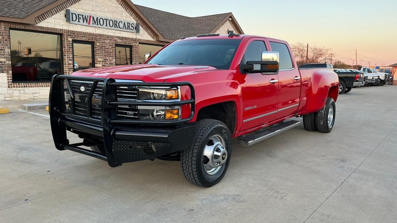 Chevrolet Silverado 3500HD Vehicle Full-screen Gallery Image 02