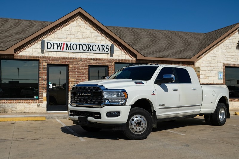 Ram 3500 Vehicle Full-screen Gallery Image 03