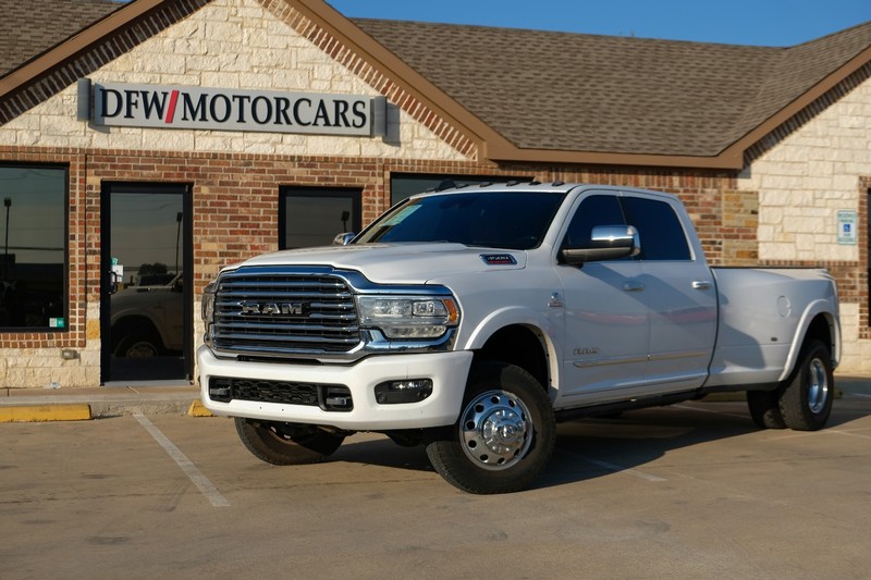 Ram 3500 Vehicle Full-screen Gallery Image 03