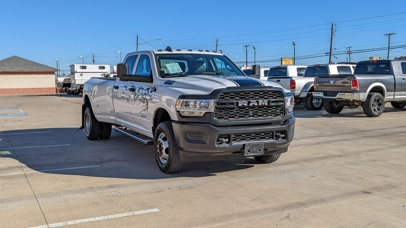 Ram 3500 Vehicle Full-screen Gallery Image 02