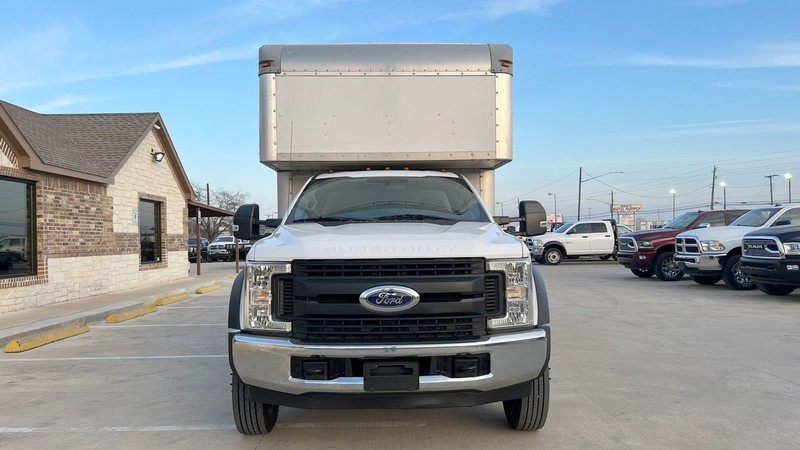 Ford Super Duty F-550 DRW Vehicle Full-screen Gallery Image 03