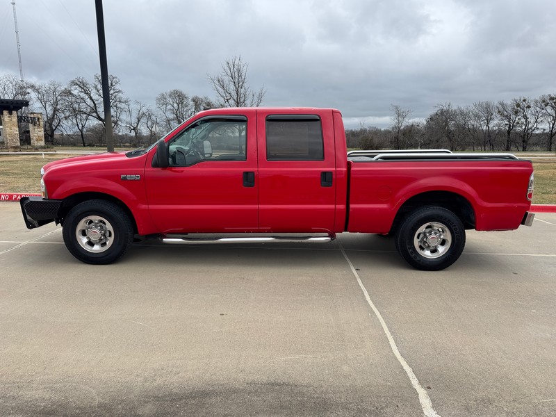 Ford Super Duty F-250 Vehicle Full-screen Gallery Image 02