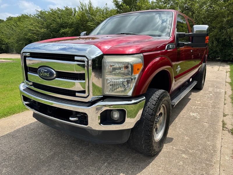 Ford Super Duty F-250 SRW Vehicle Full-screen Gallery Image 01