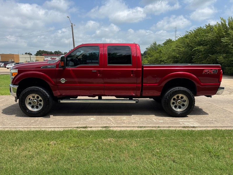 Ford Super Duty F-250 SRW Vehicle Full-screen Gallery Image 02