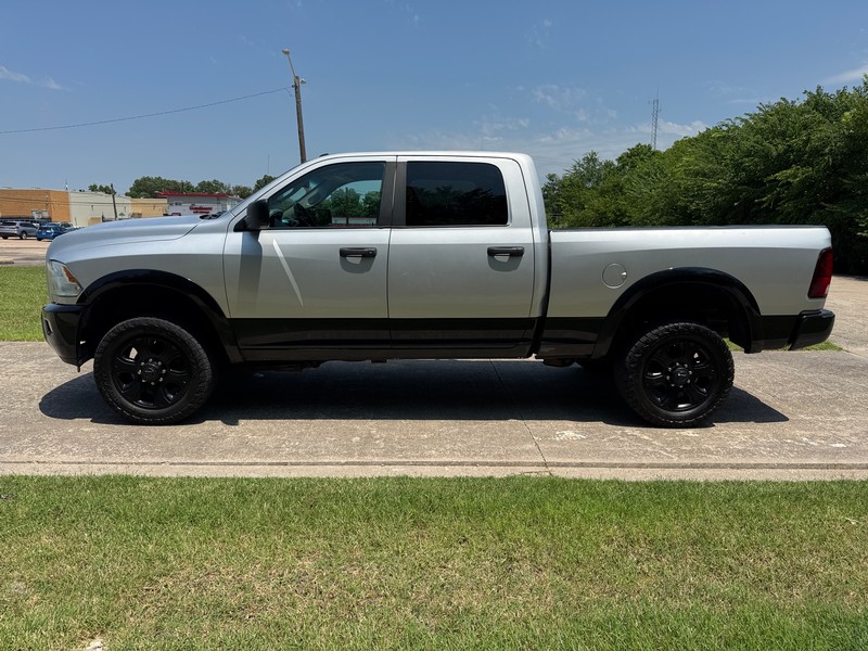 Ram 2500 Vehicle Full-screen Gallery Image 02