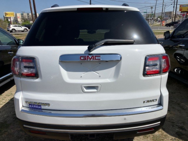 GMC Acadia Vehicle Full-screen Gallery Image 04