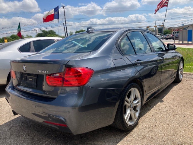 BMW 3 Series Vehicle Full-screen Gallery Image 03