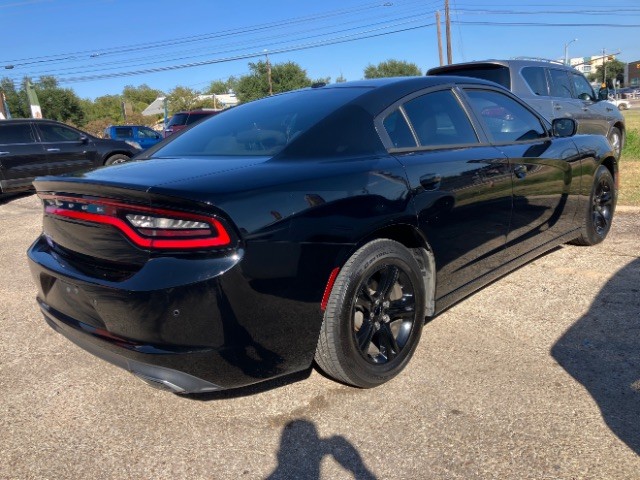 Dodge Charger Vehicle Full-screen Gallery Image 04