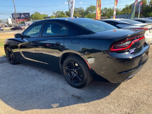 Dodge Charger Vehicle Full-screen Gallery Image 06