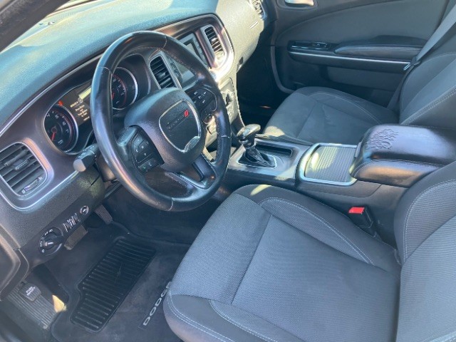 Dodge Charger Vehicle Full-screen Gallery Image 08