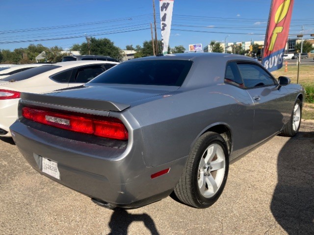Dodge Challenger Vehicle Full-screen Gallery Image 4
