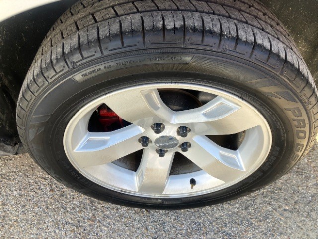 Dodge Challenger Vehicle Full-screen Gallery Image 7