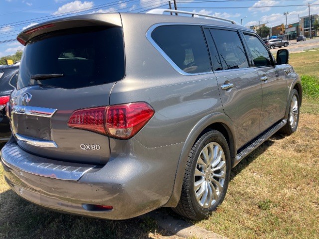 INFINITI QX80 Vehicle Full-screen Gallery Image 4