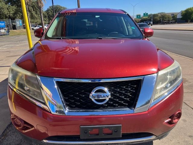 Nissan Pathfinder Vehicle Full-screen Gallery Image 2