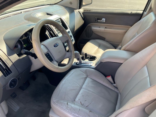 Ford Edge Vehicle Full-screen Gallery Image 9