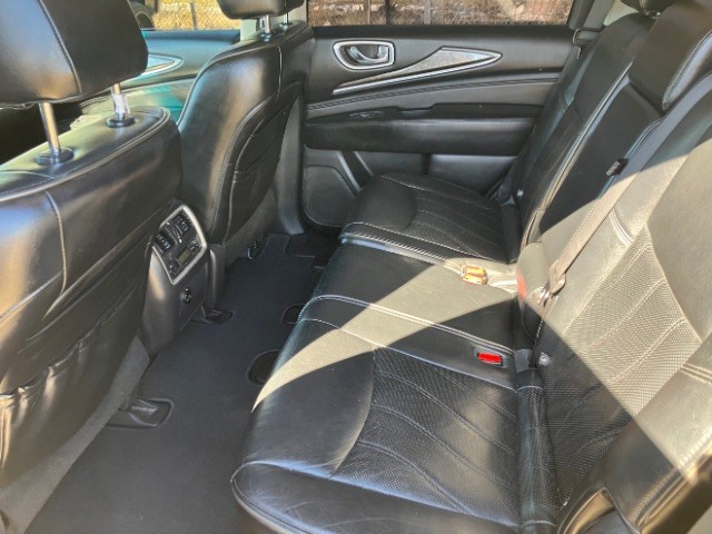 INFINITI QX60 Vehicle Full-screen Gallery Image 11