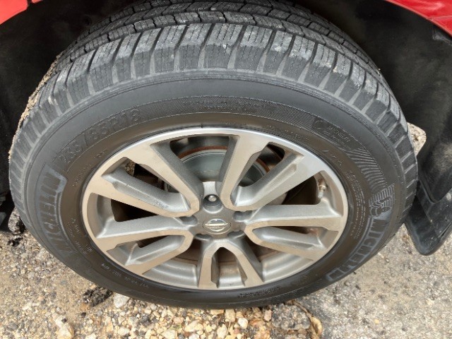 Nissan Pathfinder Vehicle Full-screen Gallery Image 07