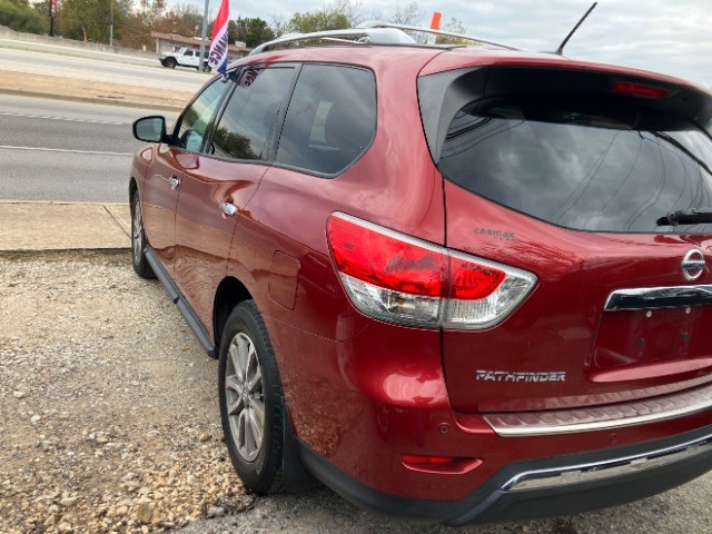 Nissan Pathfinder Vehicle Full-screen Gallery Image 09