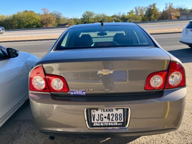 Chevrolet Malibu Vehicle Full-screen Gallery Image 5