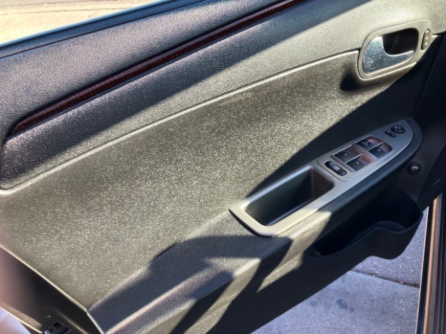 Chevrolet Malibu Vehicle Full-screen Gallery Image 6