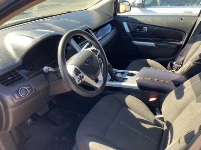 Ford Edge Vehicle Full-screen Gallery Image 5