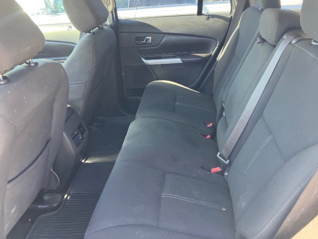 Ford Edge Vehicle Full-screen Gallery Image 7