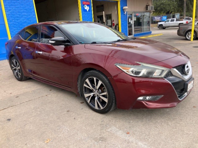 Nissan Maxima Vehicle Full-screen Gallery Image 3