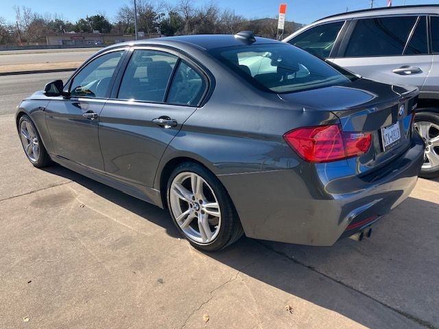 BMW 3 Series Vehicle Full-screen Gallery Image 7