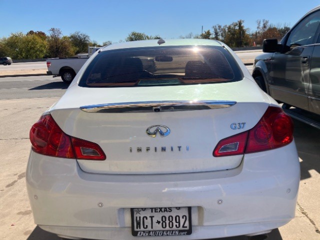 INFINITI G37 Sedan Vehicle Full-screen Gallery Image 4