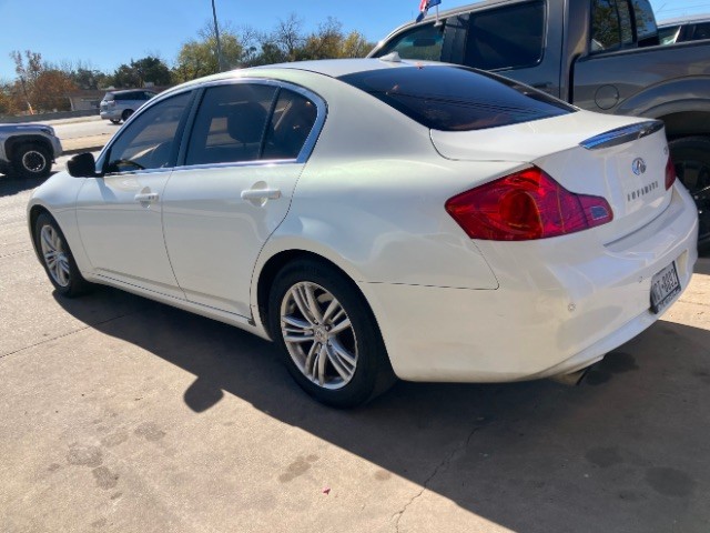 INFINITI G37 Sedan Vehicle Full-screen Gallery Image 5