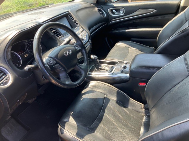 INFINITI QX60 Vehicle Full-screen Gallery Image 9