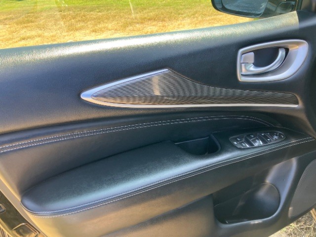 INFINITI QX60 Vehicle Full-screen Gallery Image 10