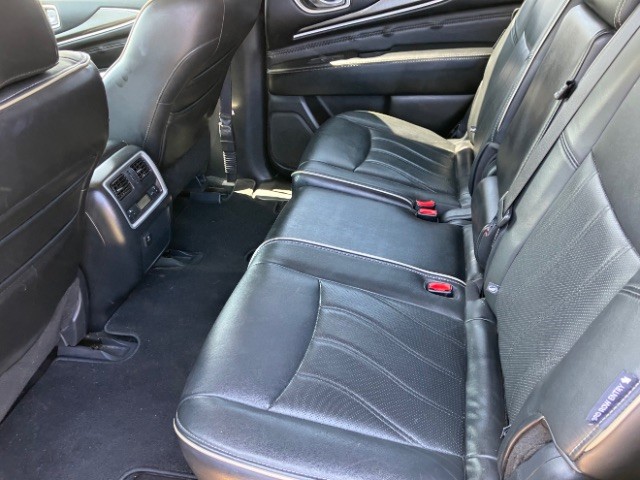 INFINITI QX60 Vehicle Full-screen Gallery Image 12