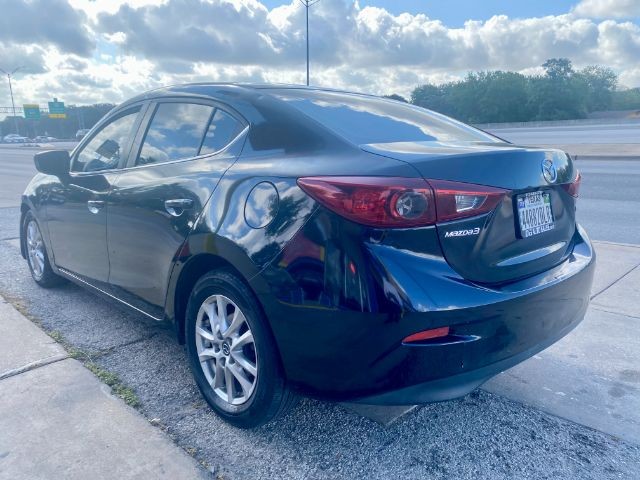 Mazda Mazda3 Sedan Vehicle Full-screen Gallery Image 3