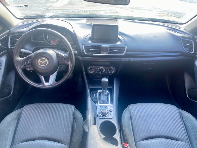 Mazda Mazda3 Sedan Vehicle Full-screen Gallery Image 5