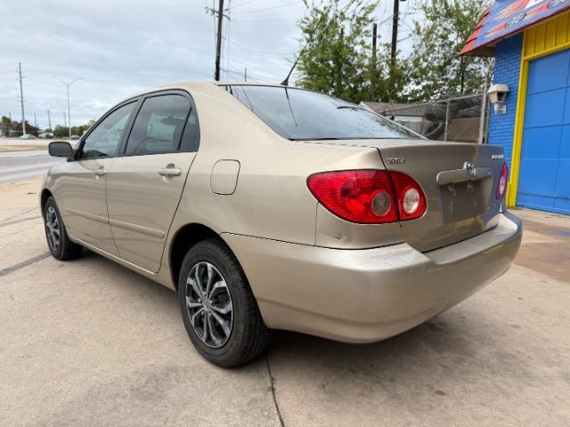 Toyota Corolla Vehicle Full-screen Gallery Image 4