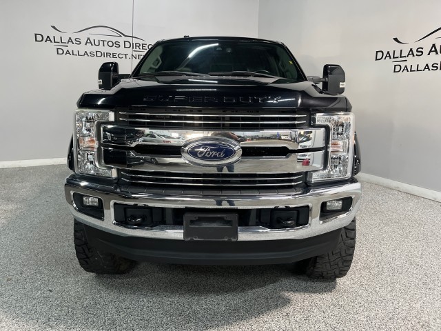 Ford Super Duty F-250 SRW Vehicle Full-screen Gallery Image 02