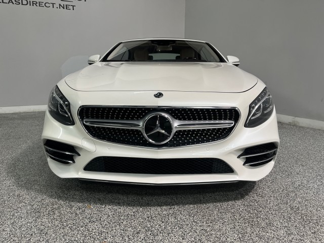 Mercedes-Benz S-Class Vehicle Full-screen Gallery Image 02