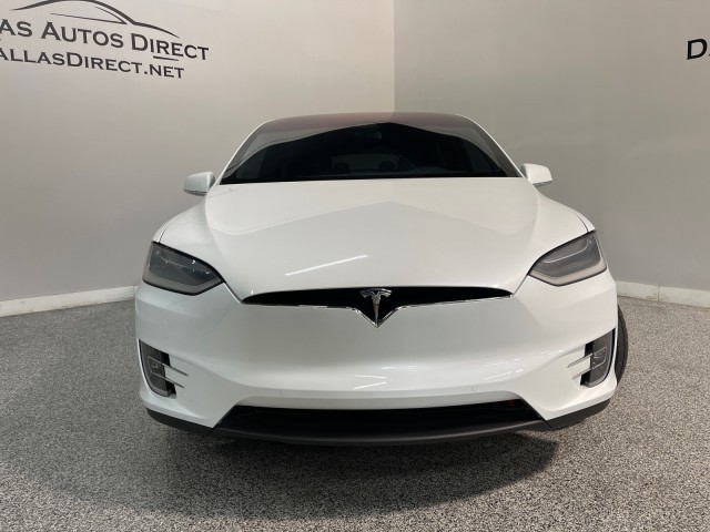 Tesla Model X Vehicle Full-screen Gallery Image 02