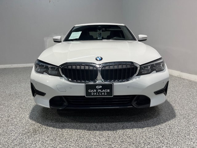 BMW 3 Series Vehicle Full-screen Gallery Image 02