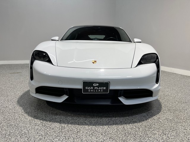 Porsche Taycan Vehicle Full-screen Gallery Image 02