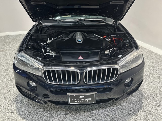 BMW X6 Vehicle Full-screen Gallery Image 02