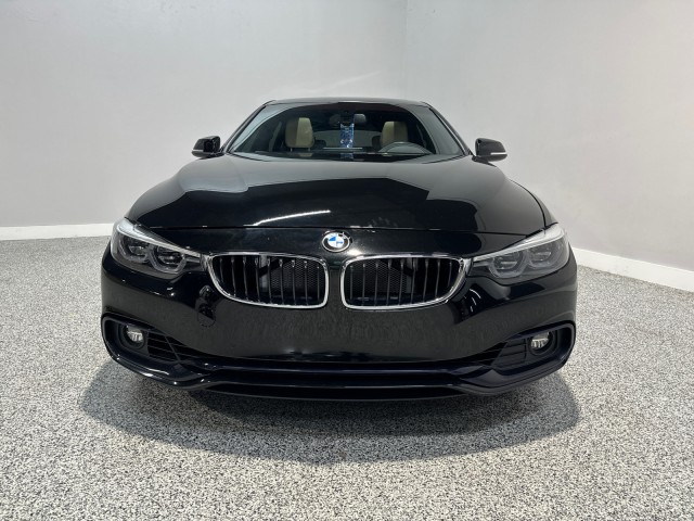 BMW 4 Series Vehicle Full-screen Gallery Image 02